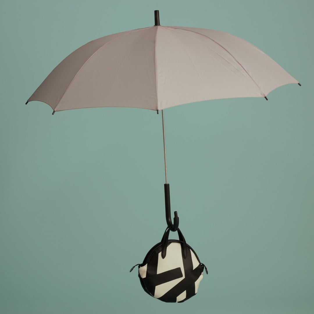 ＜エスティーヌ＞エスキースシリーズ ハンドペイント2WAYバッグ/ブラック