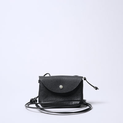 <SENTI FLATTER THE SENSES> Shrink Leather Neck Wallet / Black