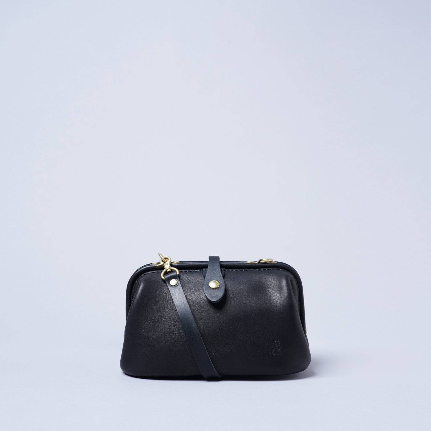 <kissora> Epika Shoulder Bag with Clasp Opening / Red
