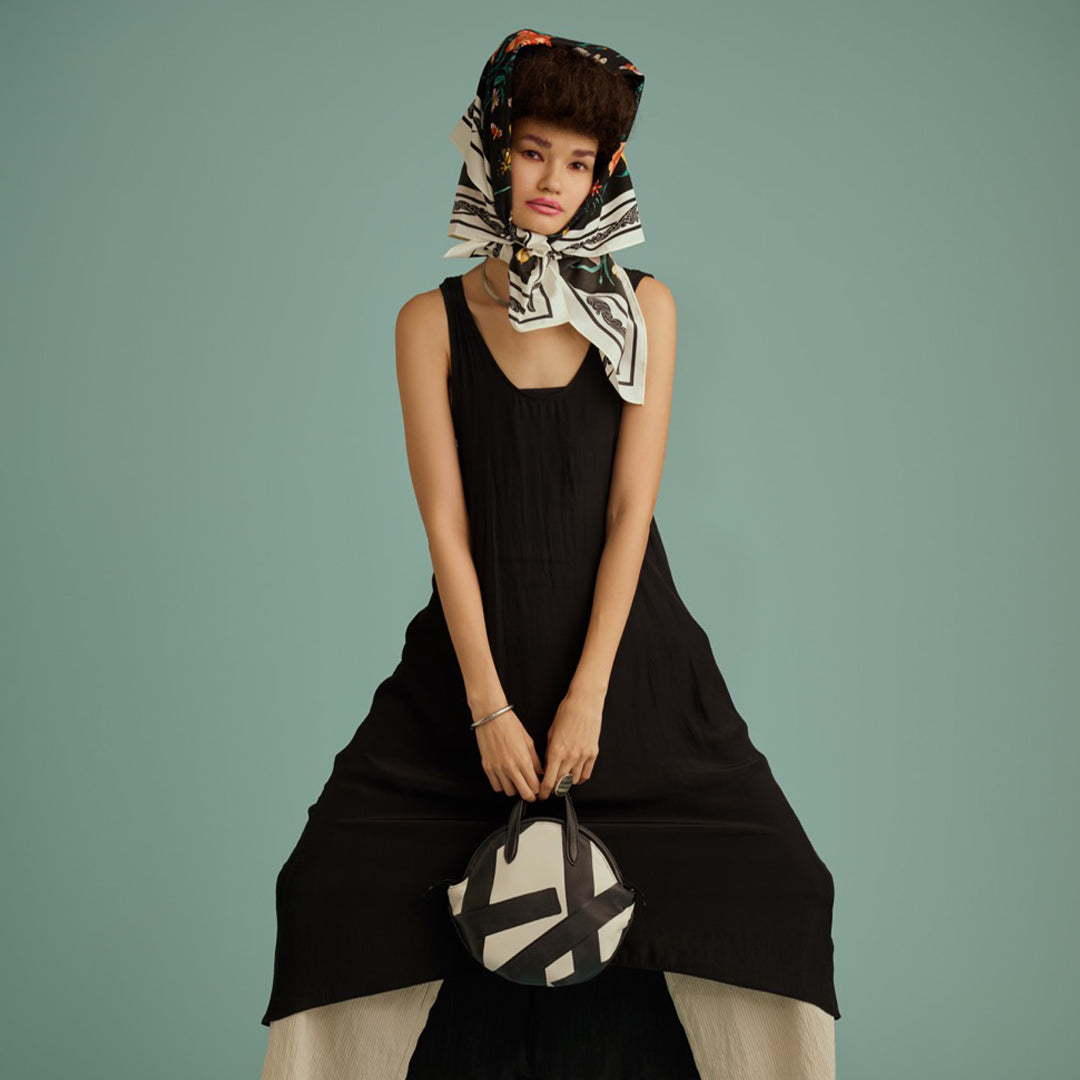 ＜エスティーヌ＞エスキースシリーズ ハンドペイント2WAYバッグ/ブラック