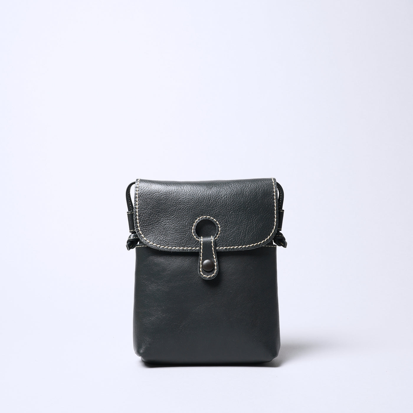 ＜レッセフェール＞ヴォルフ ポーチ型ミニショルダーバッグ/ネイビー