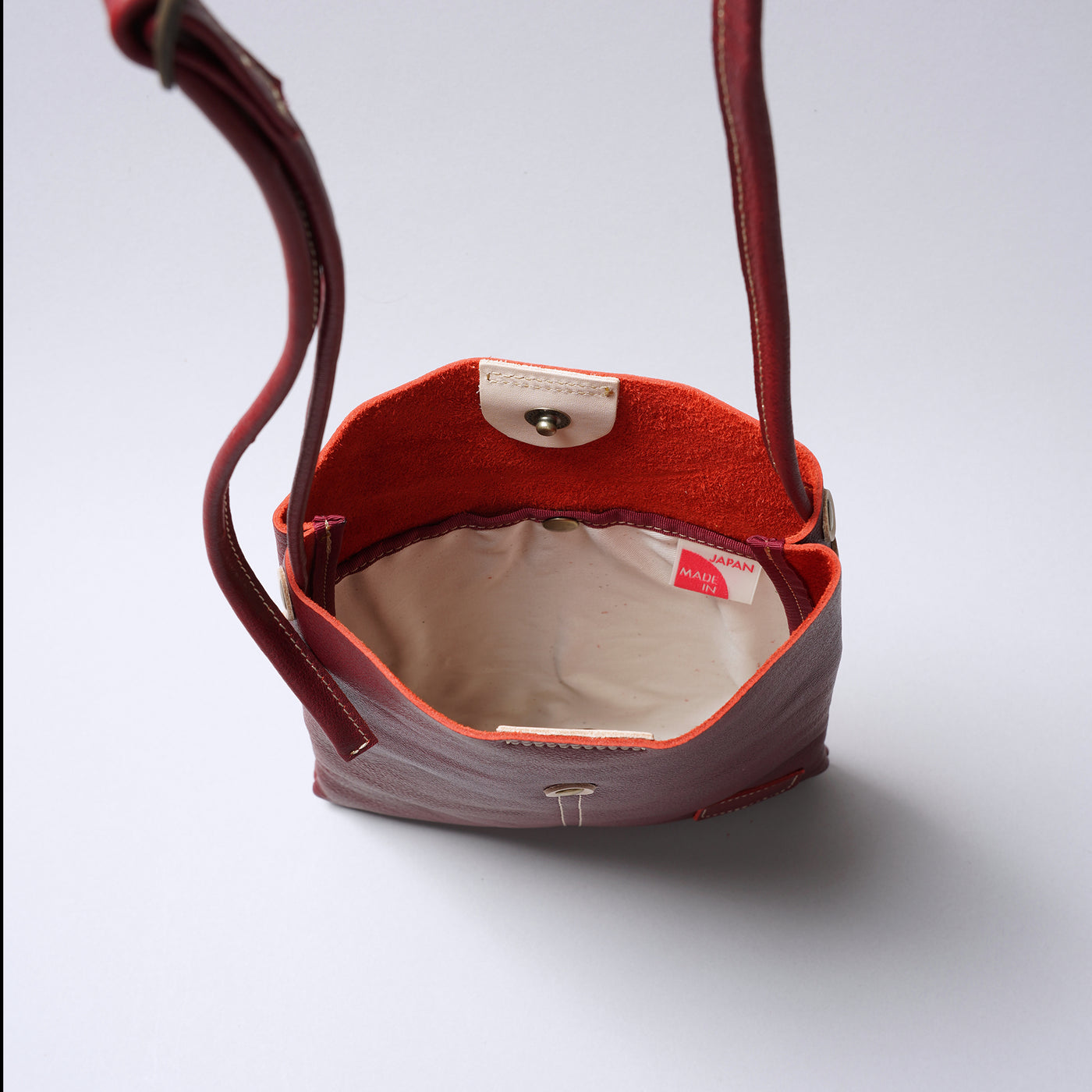 <Laisser Faire> Pieza Thin Gusset Shoulder Bag / Black