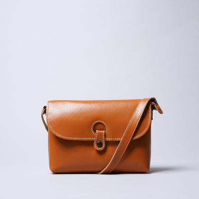 ＜レッセフェール＞ヴォルフ ミニショルダーバッグ/レッド