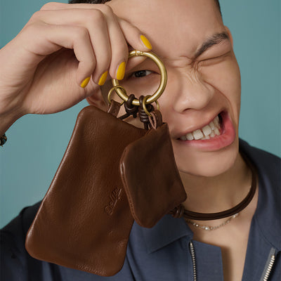 ＜デライフ＞Multistrap&pouch/ブラウン