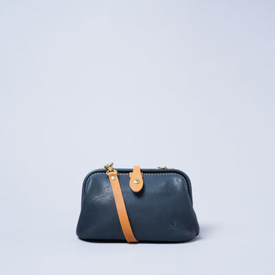 <kissora> Epika Shoulder Bag with Clasp Opening / Red
