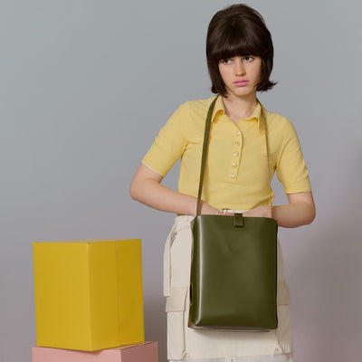 ＜ファブリック＞BOCHS / A4 MULTI TOTE/モス