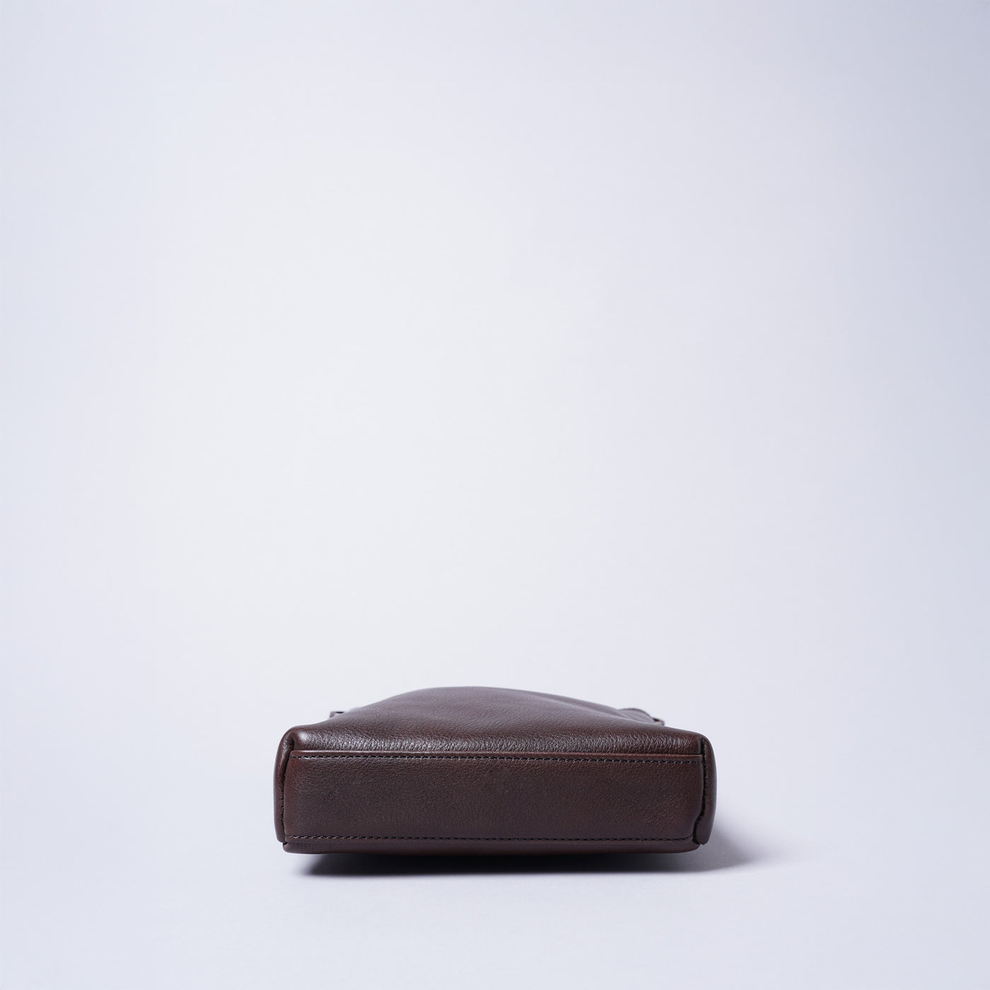 ＜ダコタ ブラックレーベル＞イオシリーズ 縦ショルダー/チョコ