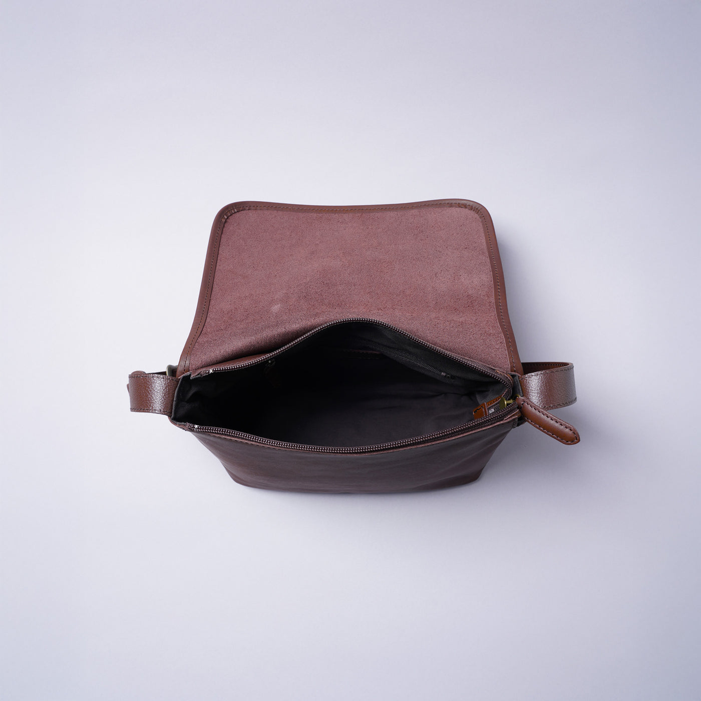 <Dakota BLACK LABEL> AM8 Series Flap Shoulder / Black