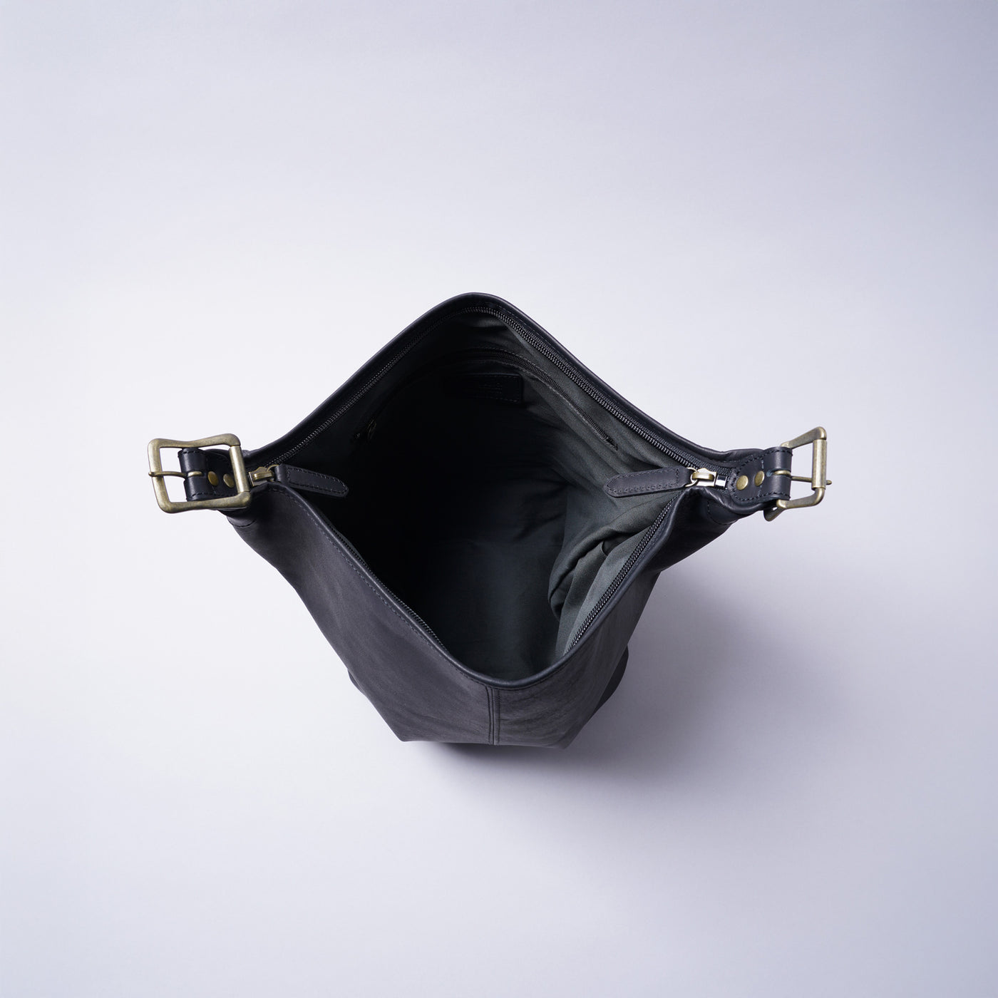 <Dakota BLACK LABEL> AM8 Series Bucket Shoulder / Brown