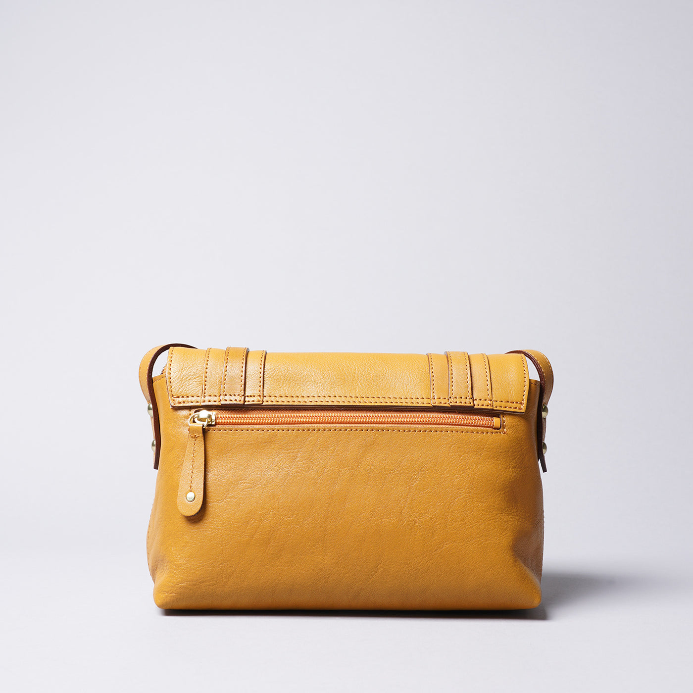 <Dakota> Shoulder Bag M / Brown