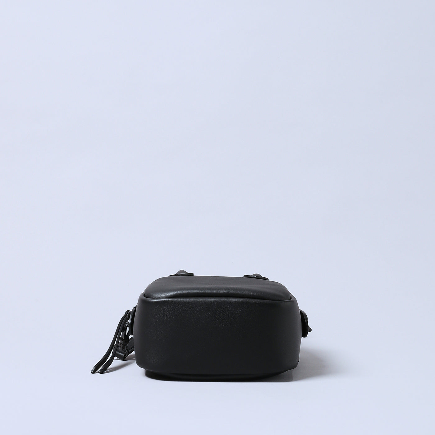 ＜エスティーヌ＞ミニュラシリーズ レザー2WAYスクエアバッグ/ブラック