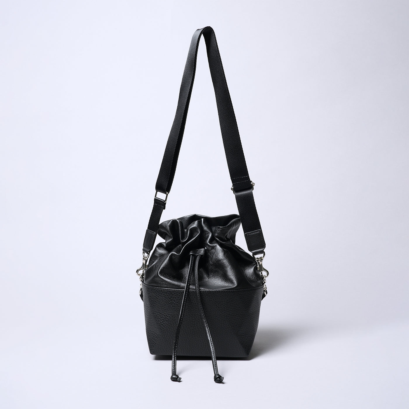 ＜Kolmio＞【VALO】05 KINCHAKU/黑色×黑色