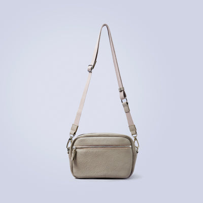 ＜レザリ＞エンボスミニショルダーバッグ/ブラック