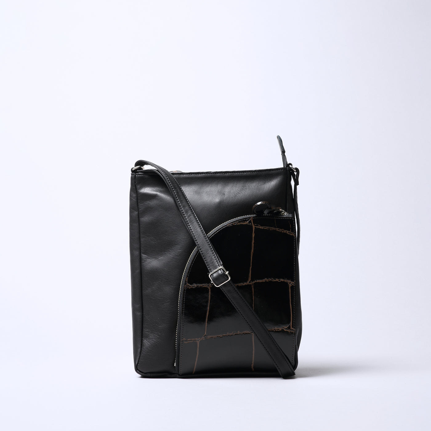 <REAL MIND BL> Apollon Vertical Shoulder Bag / Black