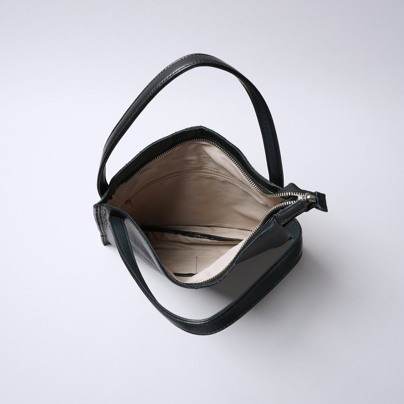<REAL MIND BL> Fika Thin Gusset Tote Bag / Black