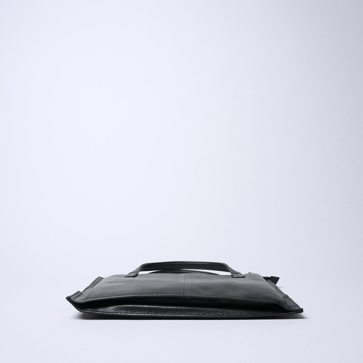 <REAL MIND BL> Fika Thin Gusset 2 Way Shoulder Bag / Black