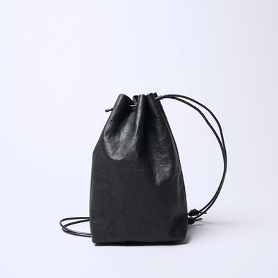 <SENTI FLATTER THE SENSES> Super Lightweight Dyneema Leather Drawstring Bag M  / Black
