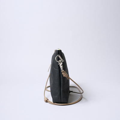 <SENTI FLATTER THE SENSES> Super Lightweight Dyneema Leather 2 Way Sachoche / Black
