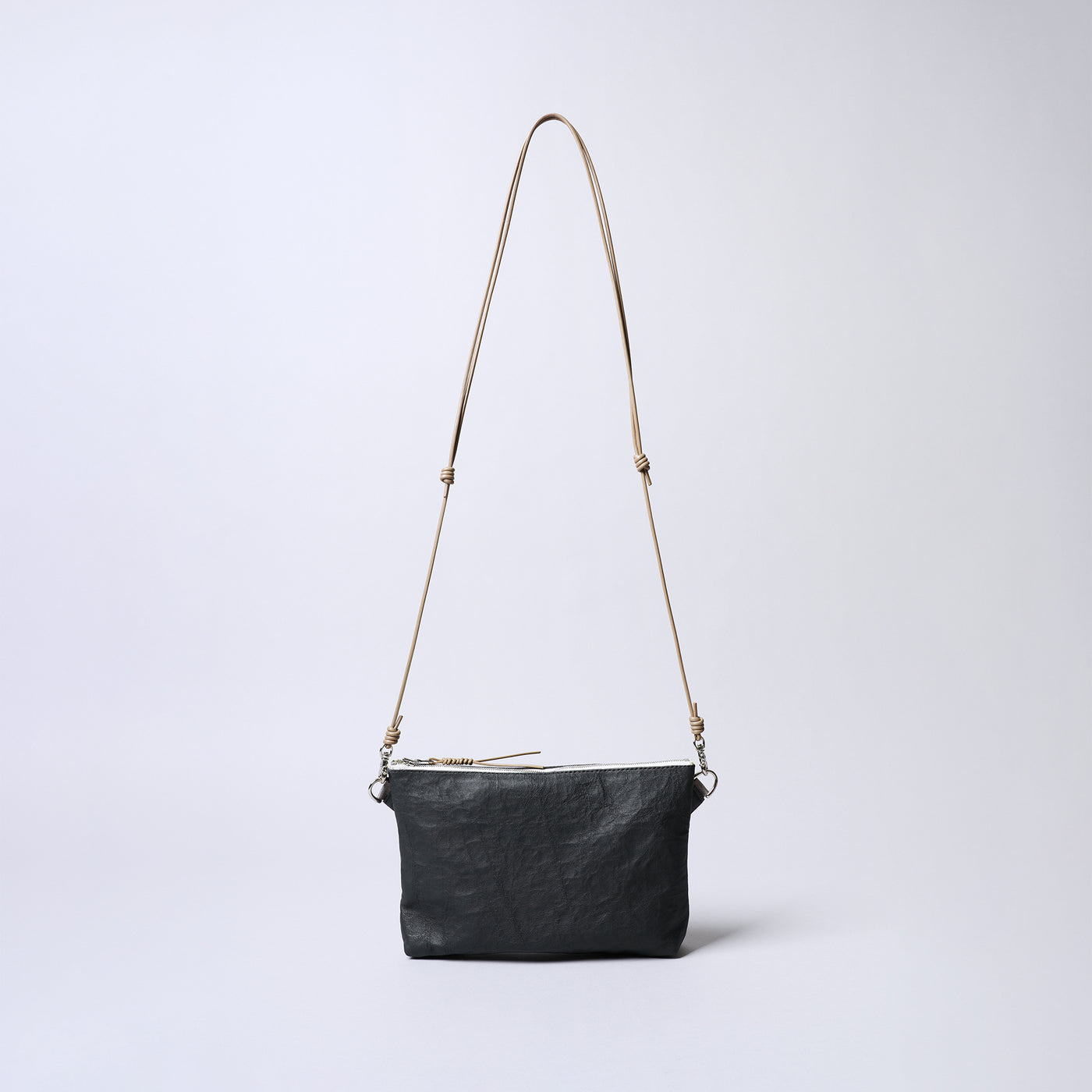 <SENTI FLATTER THE SENSES> Super Lightweight Dyneema Leather 2 Way Sachoche / Black