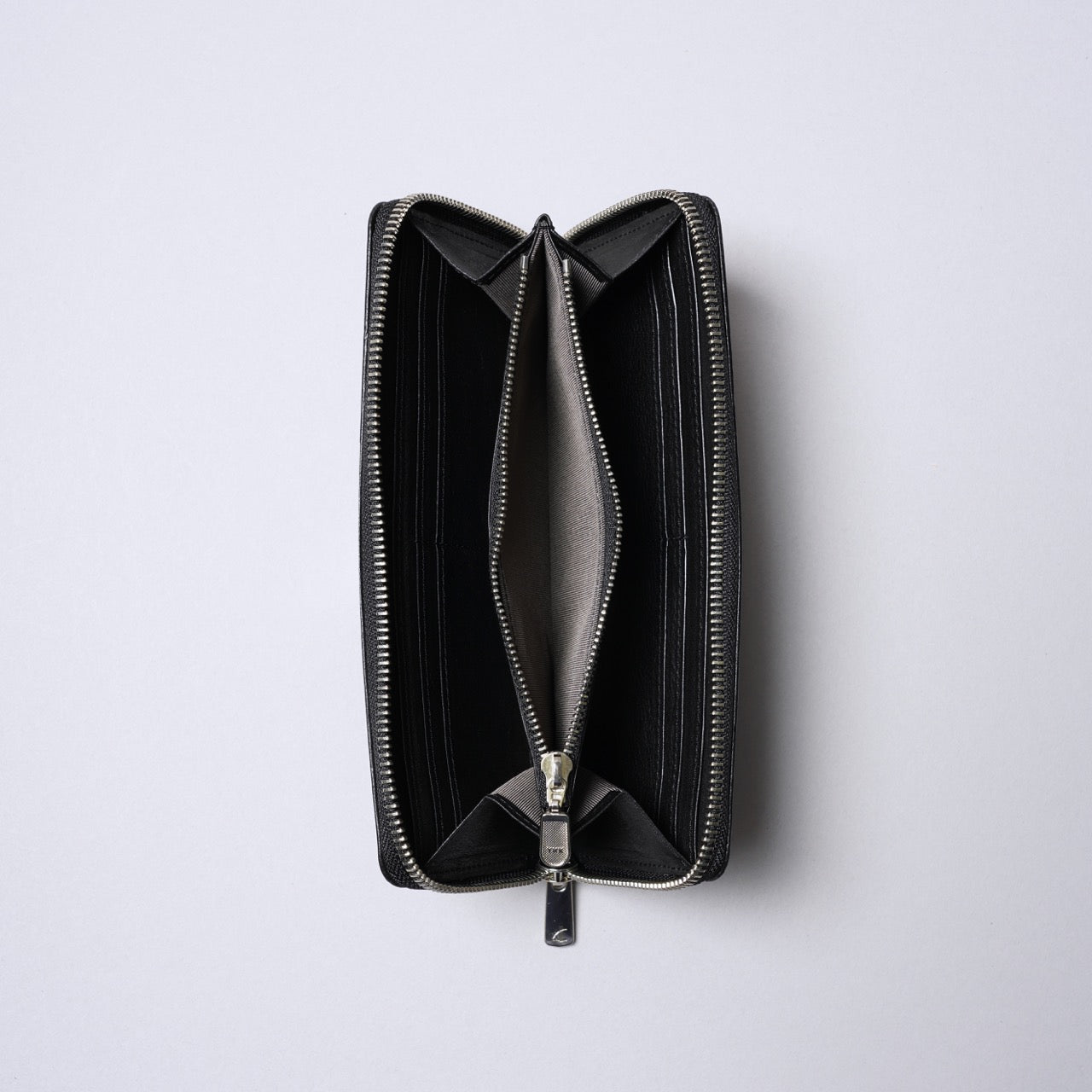 <SENTI FLATTER THE SENSES> Round Zip Smart Long Wallet / Black