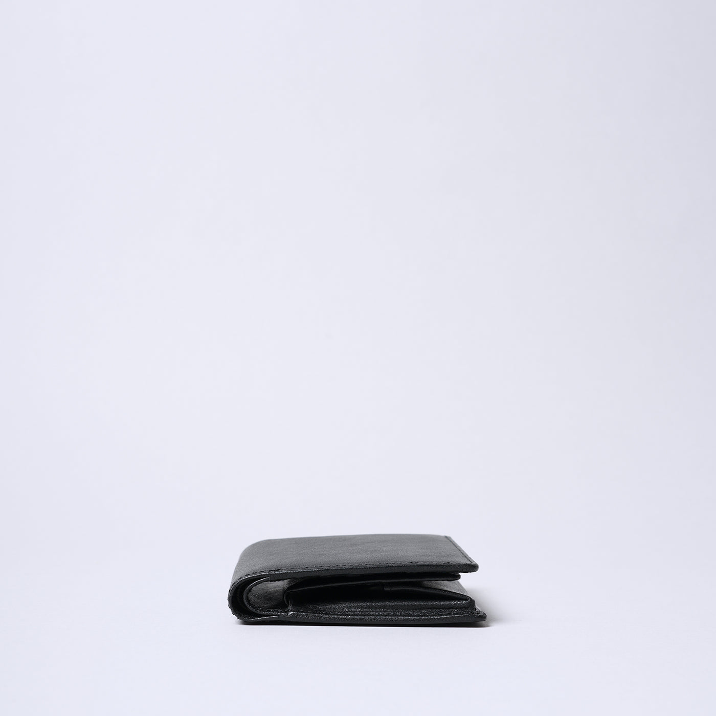 <SENTI FLATTER THE SENSES> Multi Storage Bi-Fold Wallet / Black