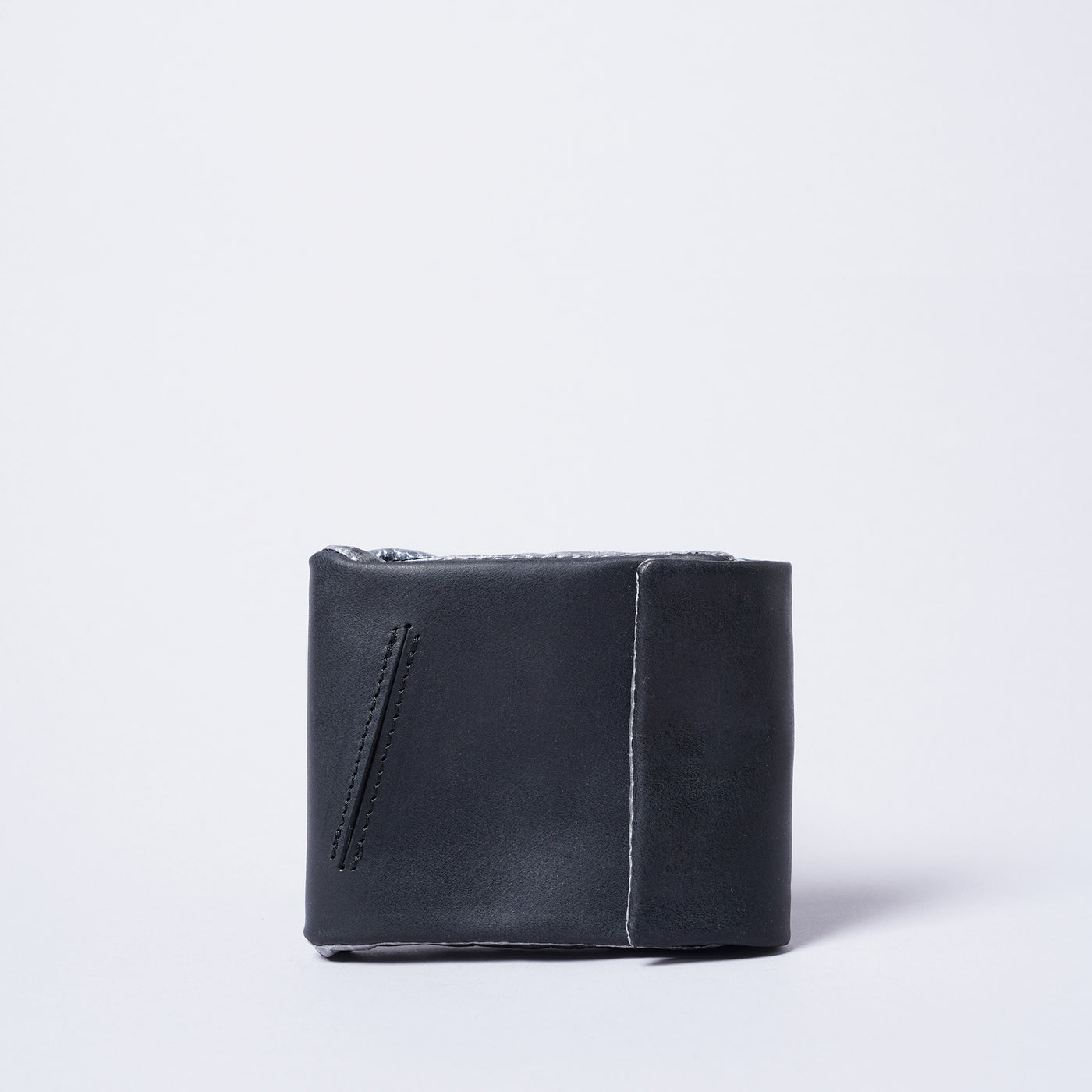 ＜トルクアータ＞昆虫付き GUIDI カーフ 仔牛革 二つ折り財布 / ハナムグリ/ブラック