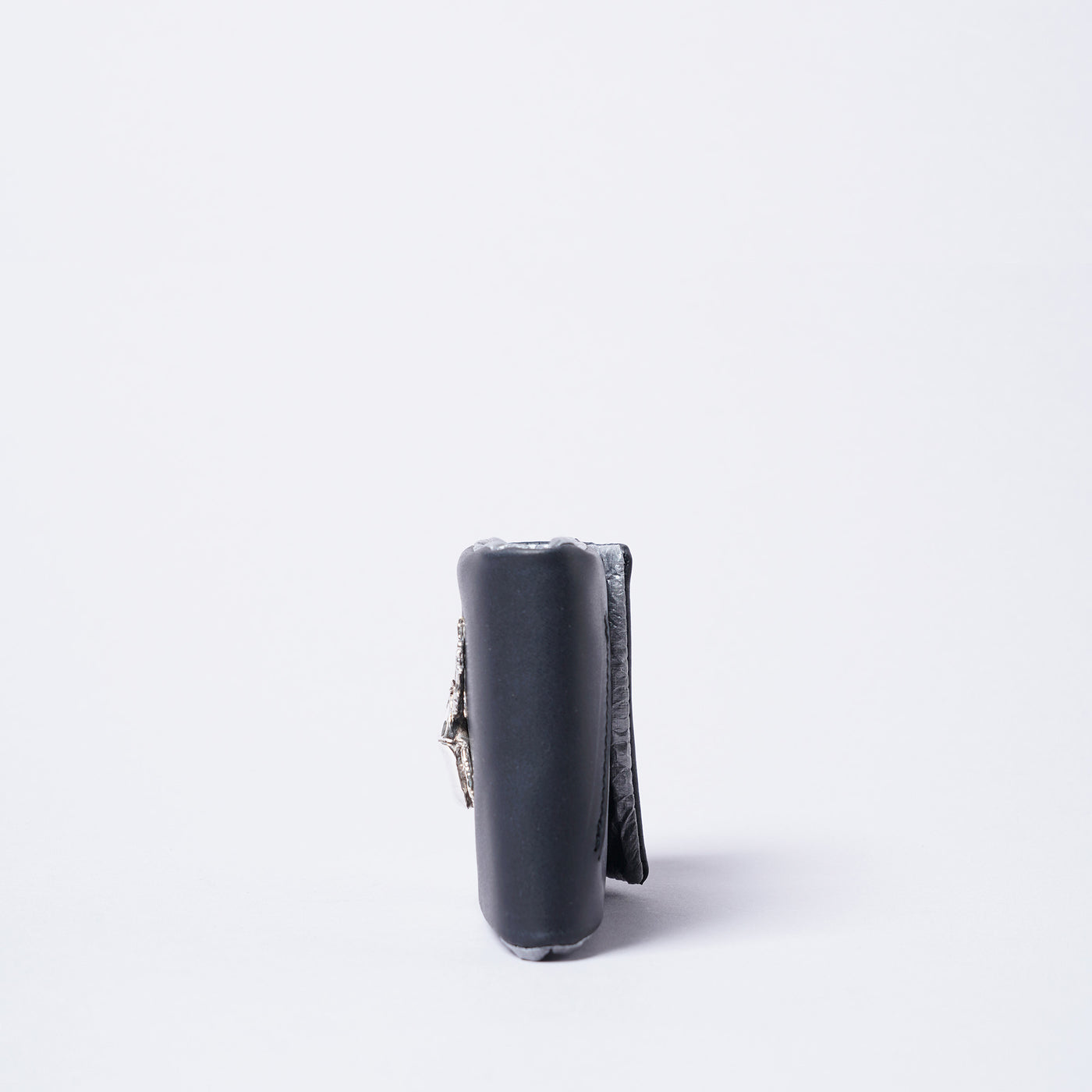 ＜トルクアータ＞昆虫付き GUIDI カーフ 仔牛革 二つ折り財布 / ハナムグリ/ブラック
