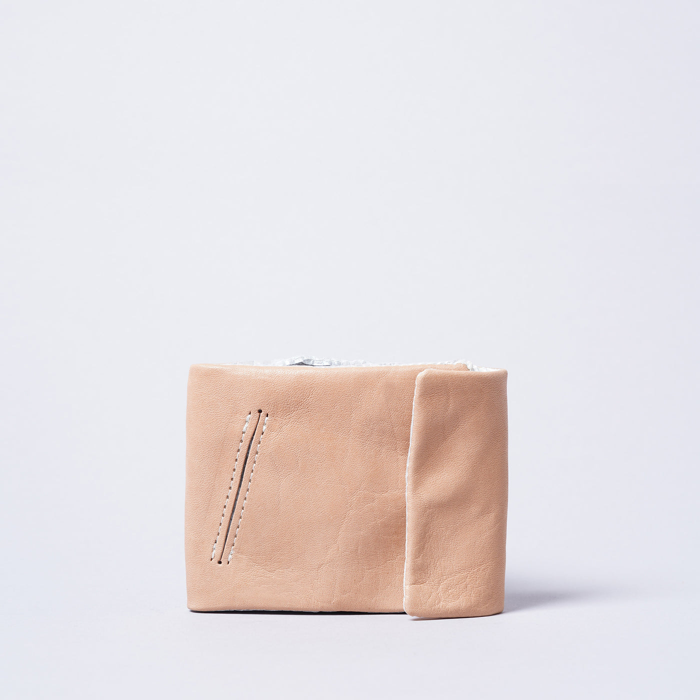 <TORQUATA> Cowhide Bifold Wallet with Insect / Honey Beetle / Beige