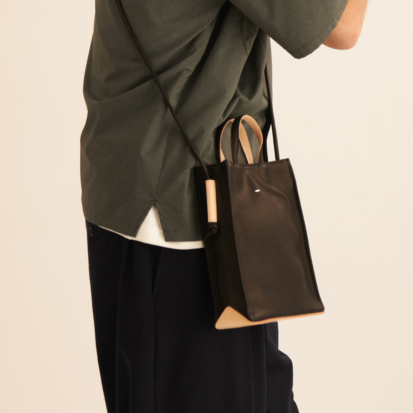 <STN> Logical series leather 2-way bag / black