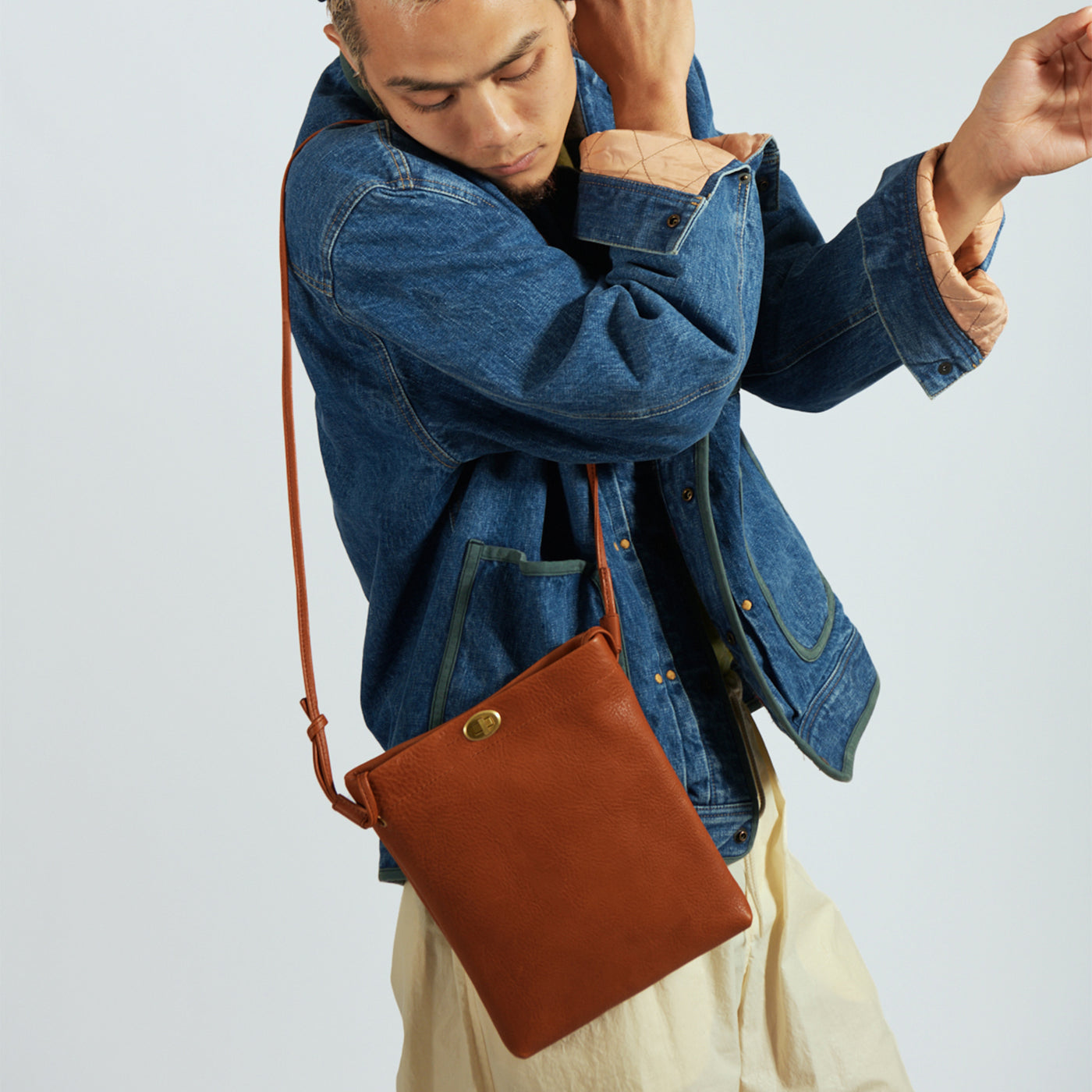 <SLOW> Shoulder bag / brown