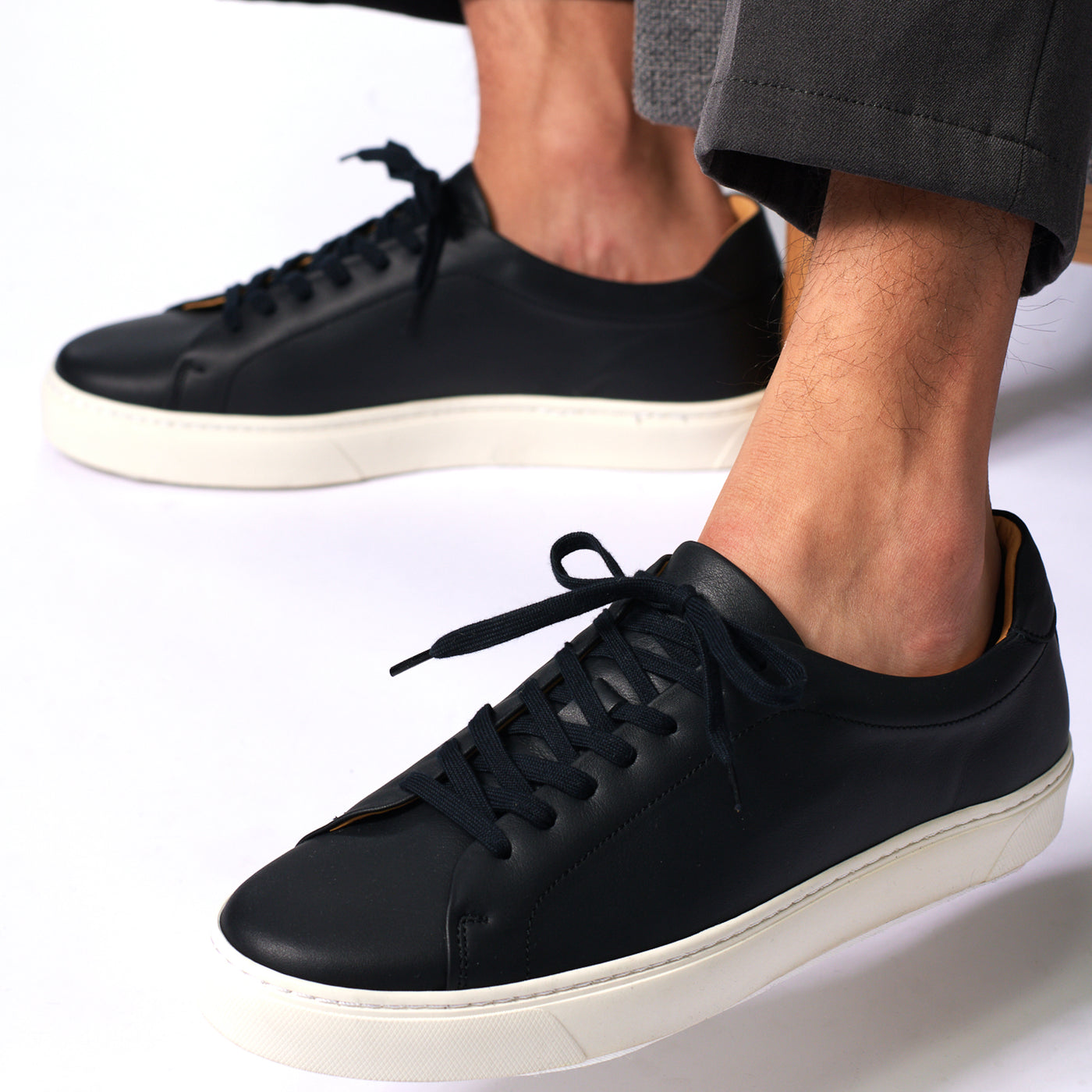 <TOSS> Chester Chester Lace-up Leather Sneakers / Black White